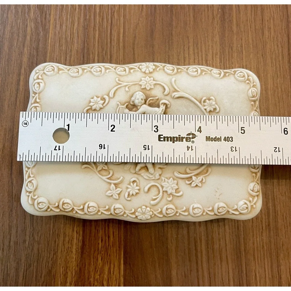 Vtg Lefton Bisque Porcelain Vanity Trinket Powder Box Raised Cherub Angels Feet